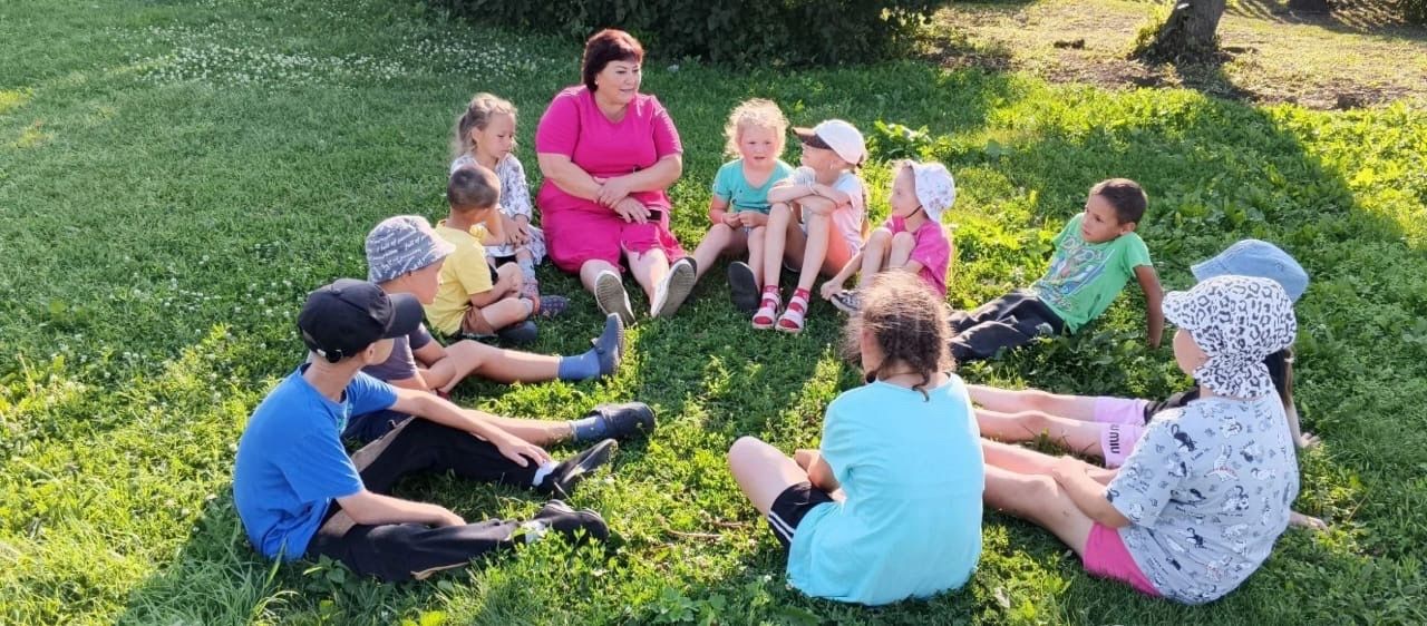 Тау Иле мәдәният йортында балалар өчен «Чәчәкле мозаика» дип исемләнгән уен-викторина үткәрелде