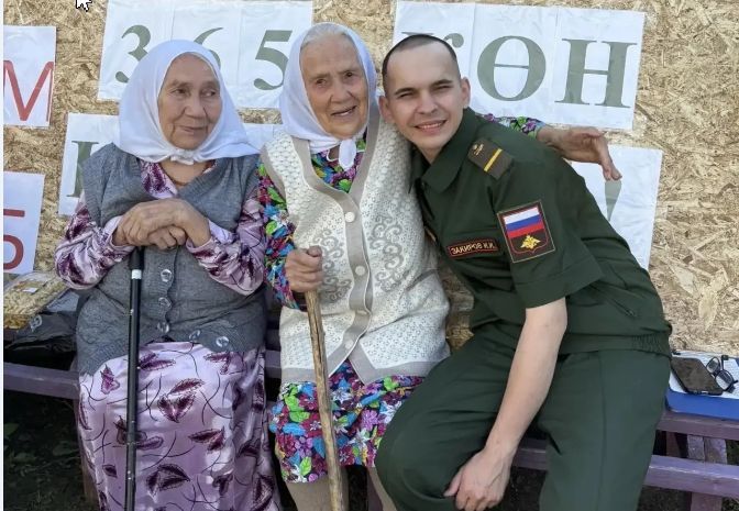 Ниһаять, өйдә! Олы Шырдан авылында танкист Инсафны каршы алдылар