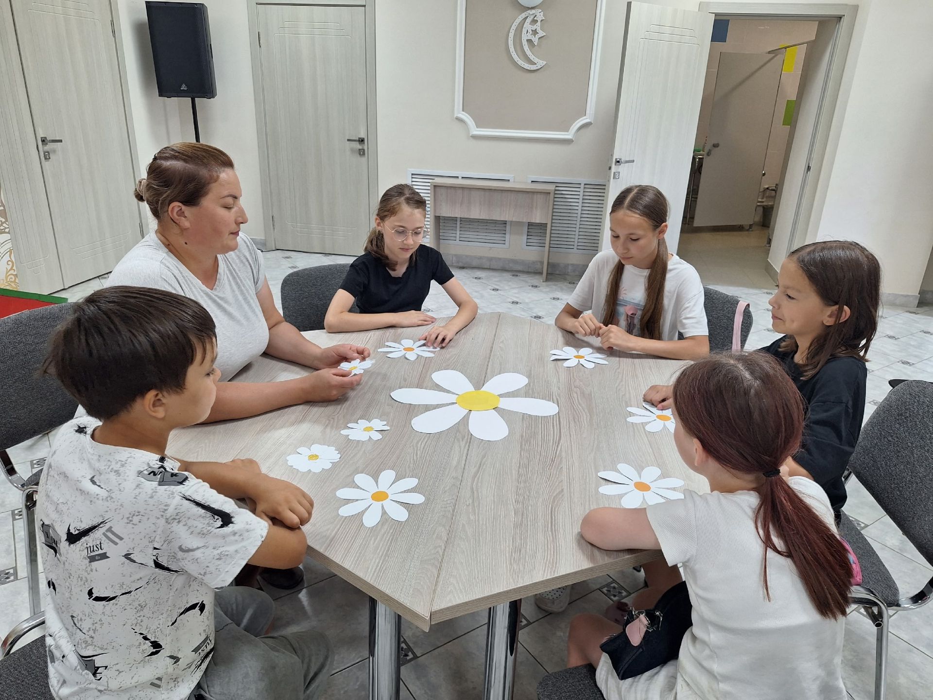 Мулла Иле мәдәният йортында «Бүләккә ромашкалар» дип исемләнгән очрашу узды