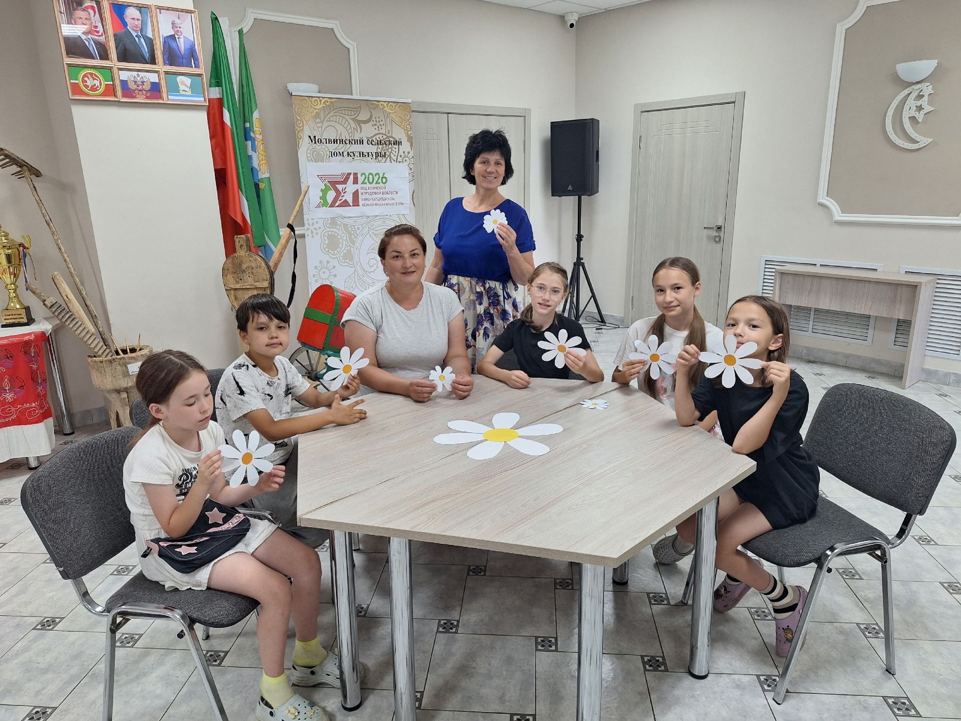 Мулла Иле мәдәният йортында «Бүләккә ромашкалар» дип исемләнгән очрашу узды