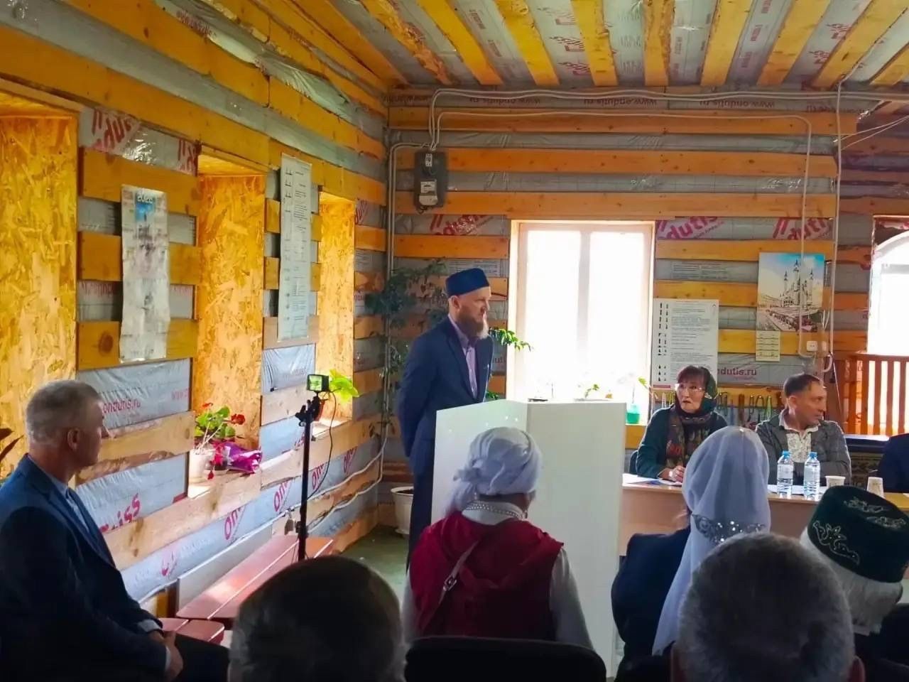 Уразлы авылында тарих фәне белгечләре катнашында»Яшел Үзән тарихы: тарих һәм бүгенге көн» дип аталган мөһим конференция узды