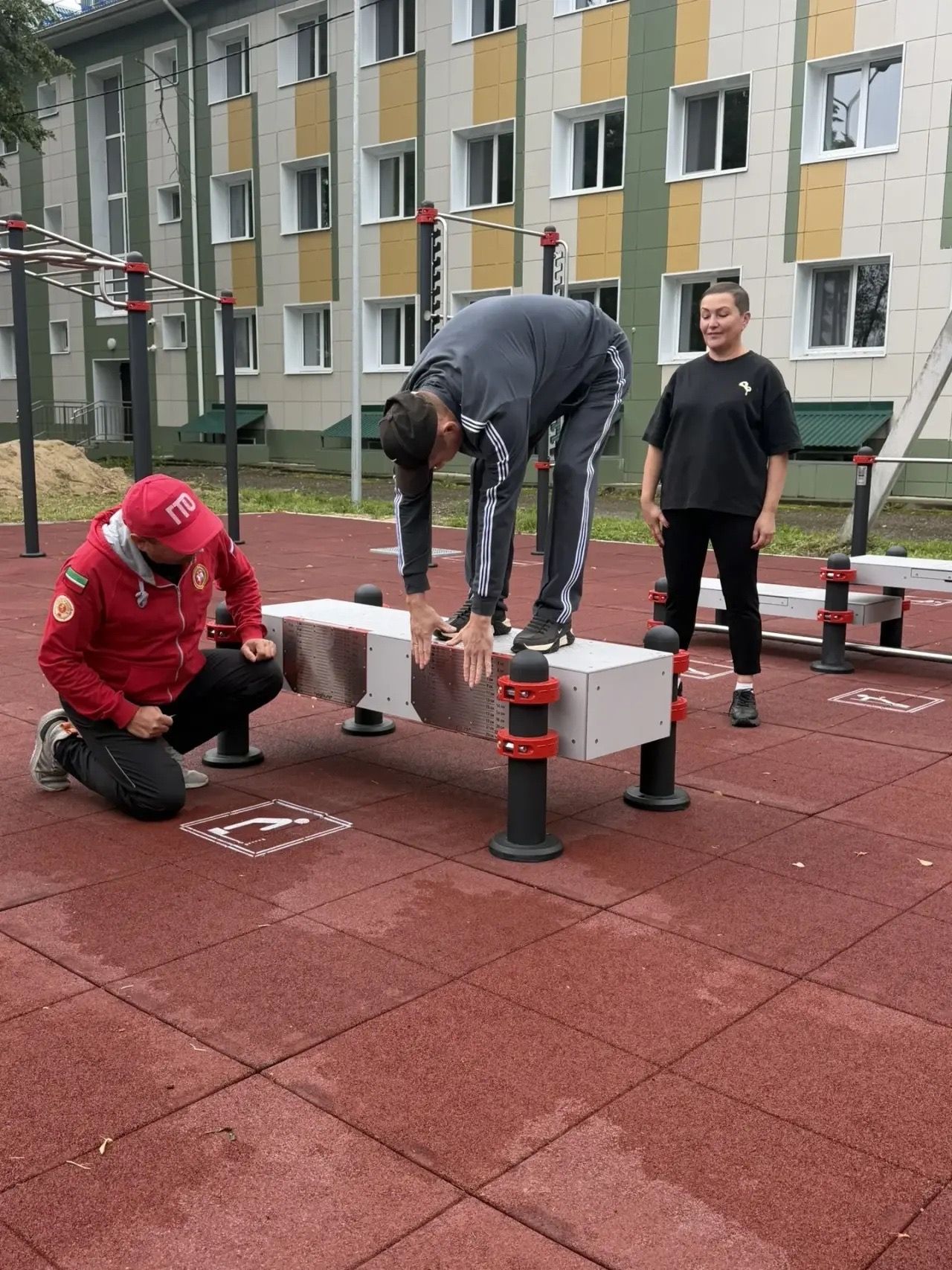 «Үзебезнекеләрне ташламыйбыз» (Своих не бросаем) хәрәкәте активистлары яңа ГТО мәйданчыгында көчләрен сынадылар