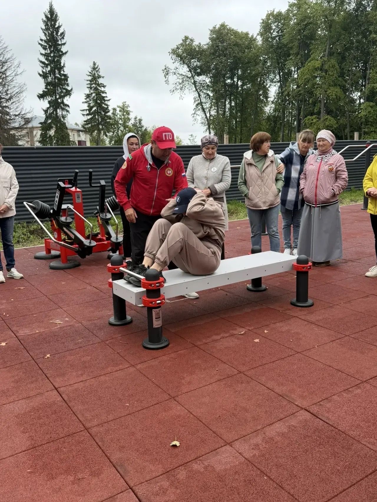 «Үзебезнекеләрне ташламыйбыз» (Своих не бросаем) хәрәкәте активистлары яңа ГТО мәйданчыгында көчләрен сынадылар