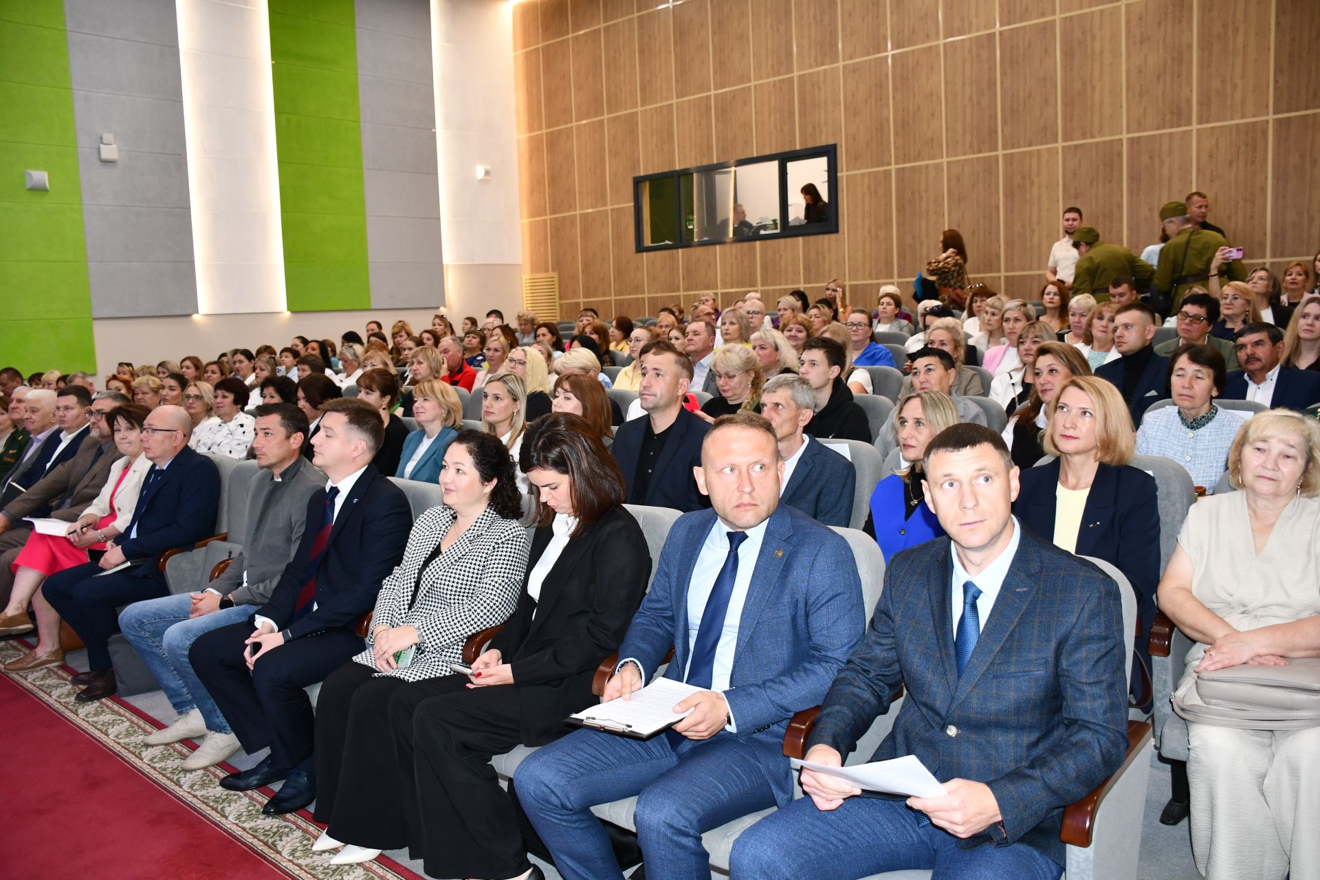 Яшел Үзәндә «Иң мөһиме — кешеләр» кадрлар клубының чираттагы утырышы узды