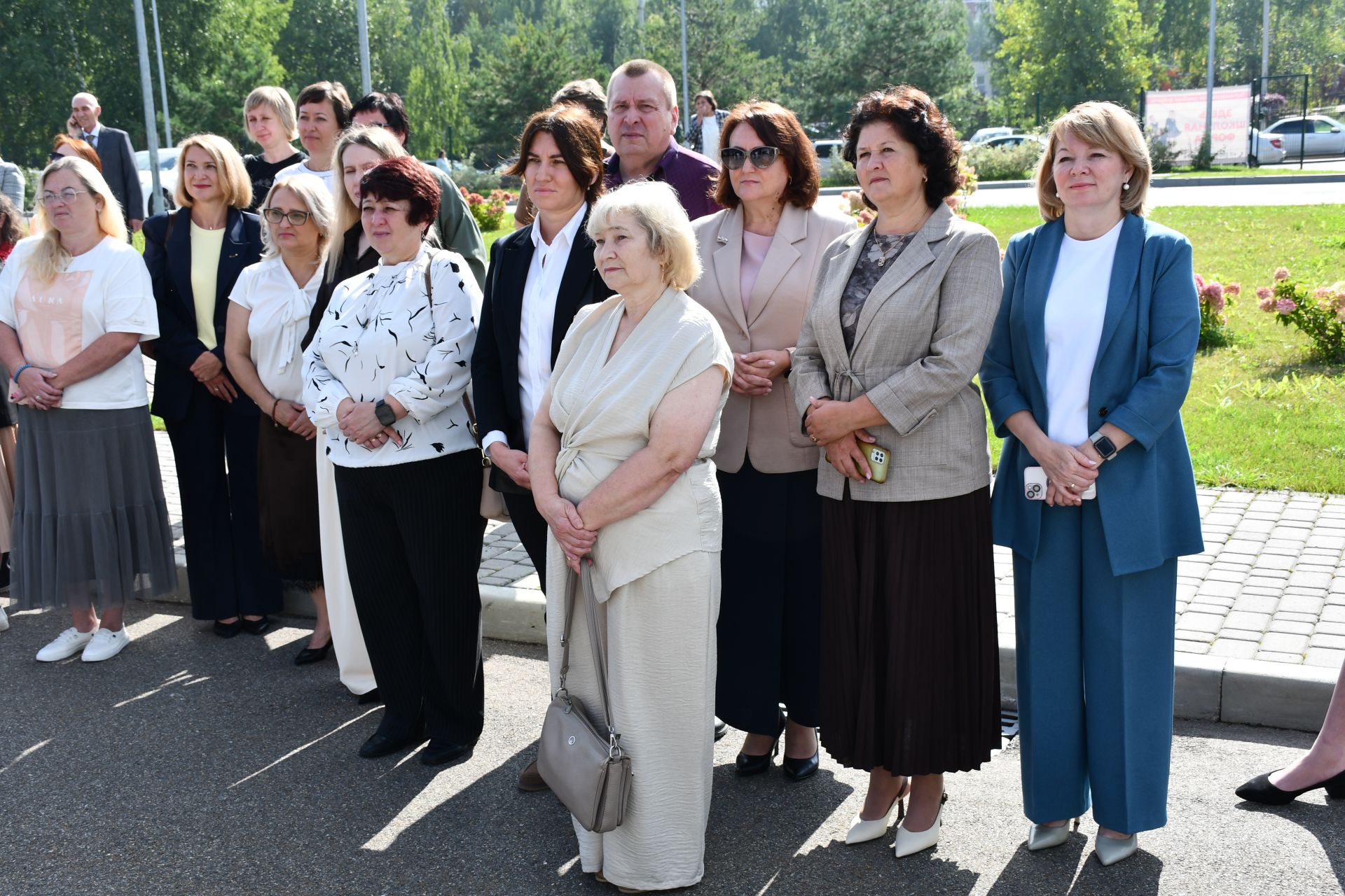 Күпбалалы Трубкиннар гаиләсенә микроавтобус бүләк ителде