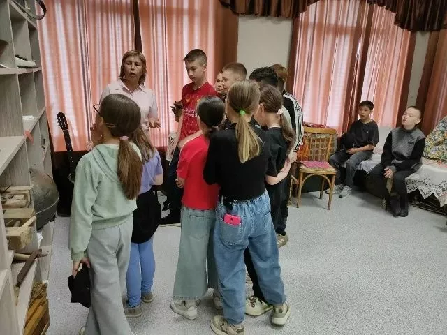 Татар Танае авылы мәдәният йортында «Үткәннәр белән танышу» исемле музей бүлмәсенә экскурсия узды