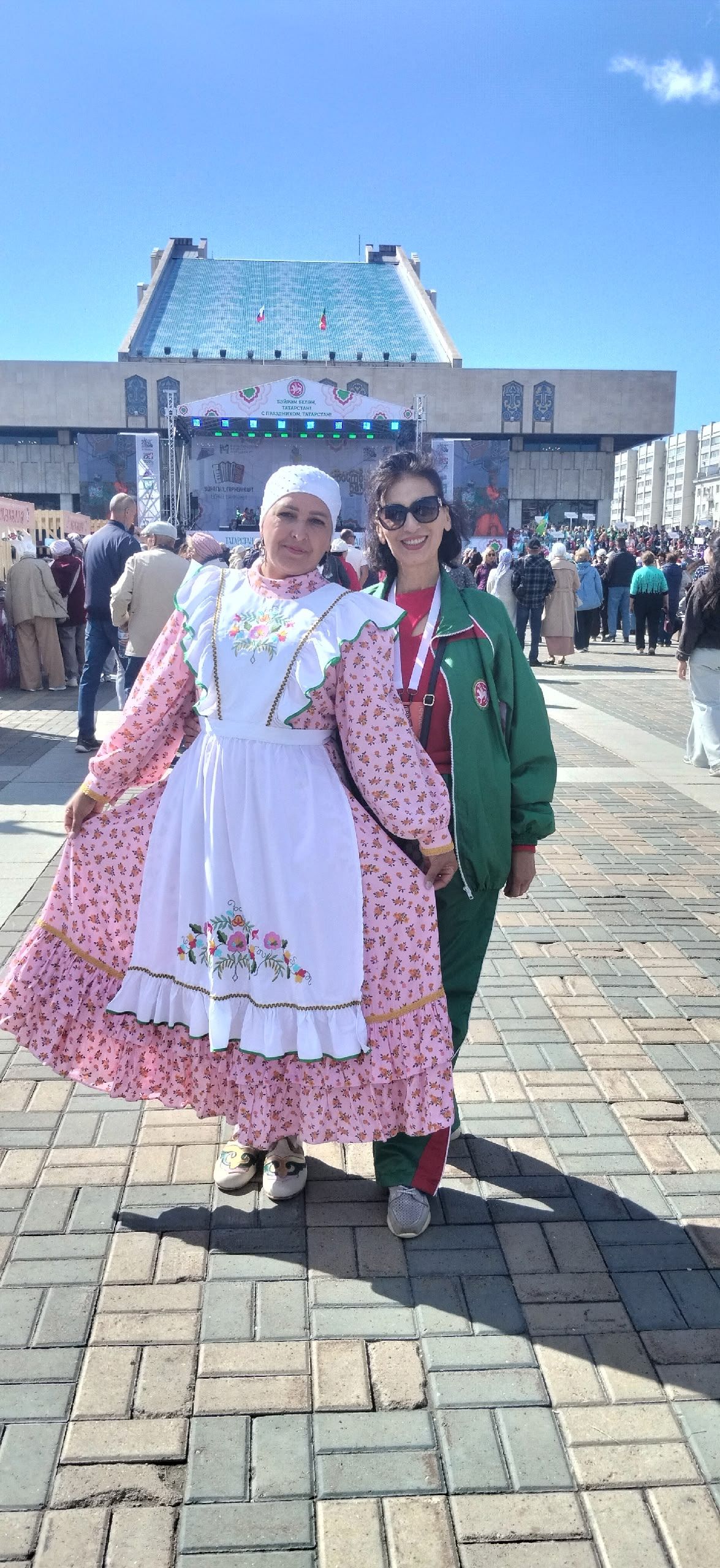 Төеннәр сәнгате — бәйрәм күрке