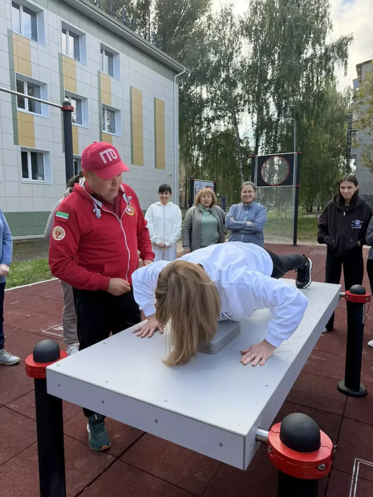 3нче поликлиника хезмәткәрләре ГТО нормативларын тапшырды