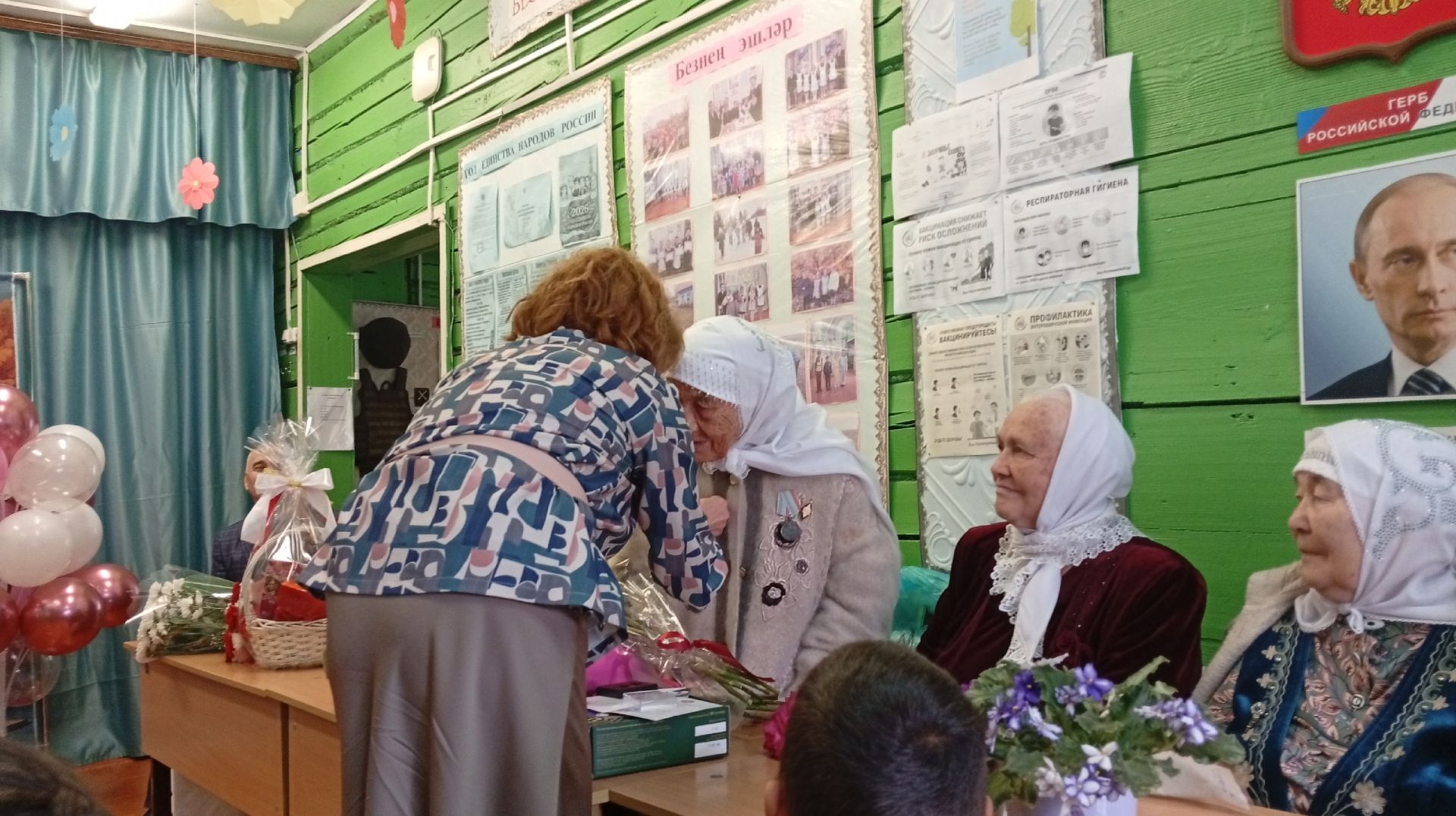 Өч буынга белем биргән остазга — 90 яшь
