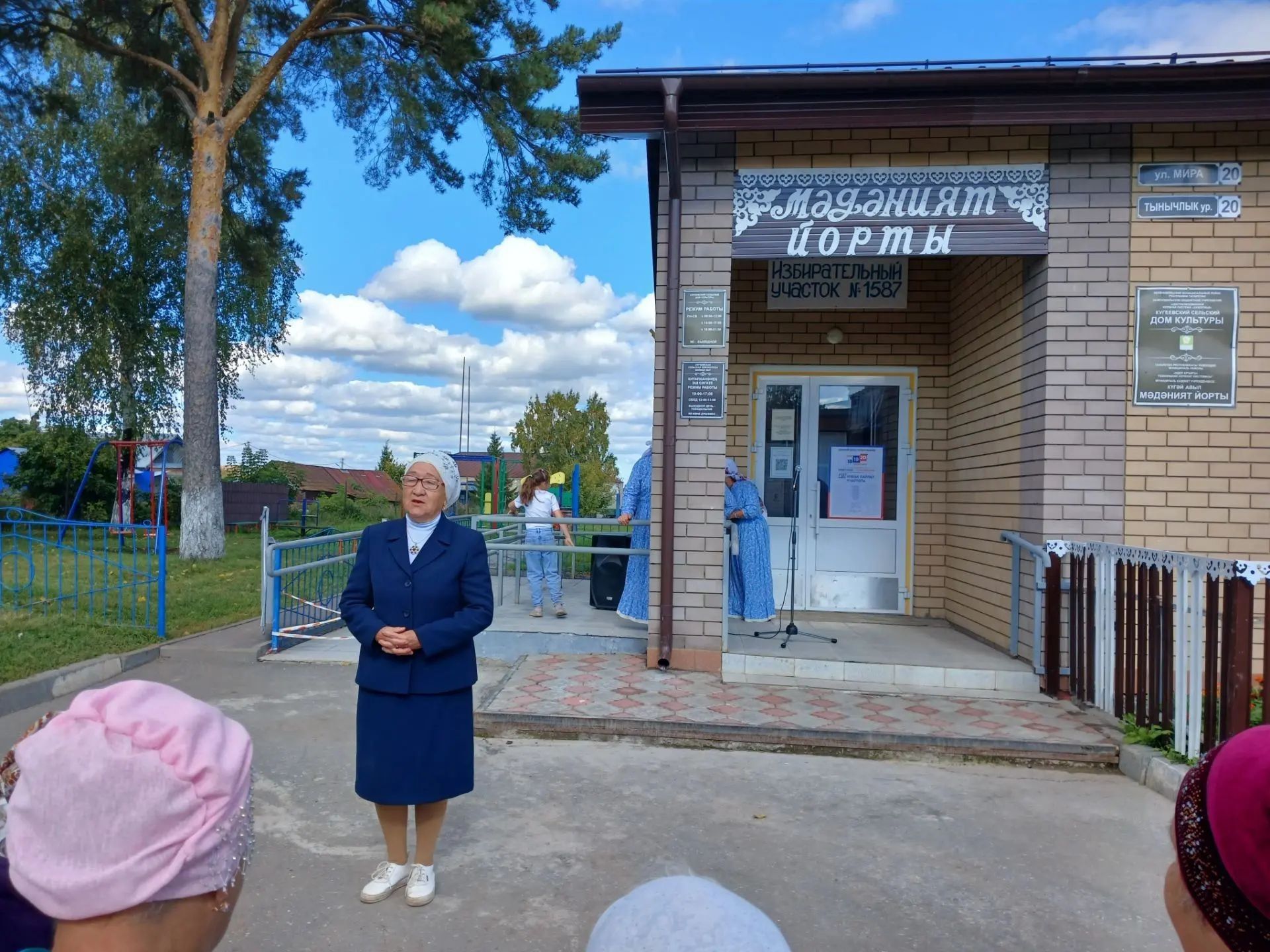 Күгәй мәдәният йортында «Көзләрдә дә, язлар кабатлана» дигән концерт узды