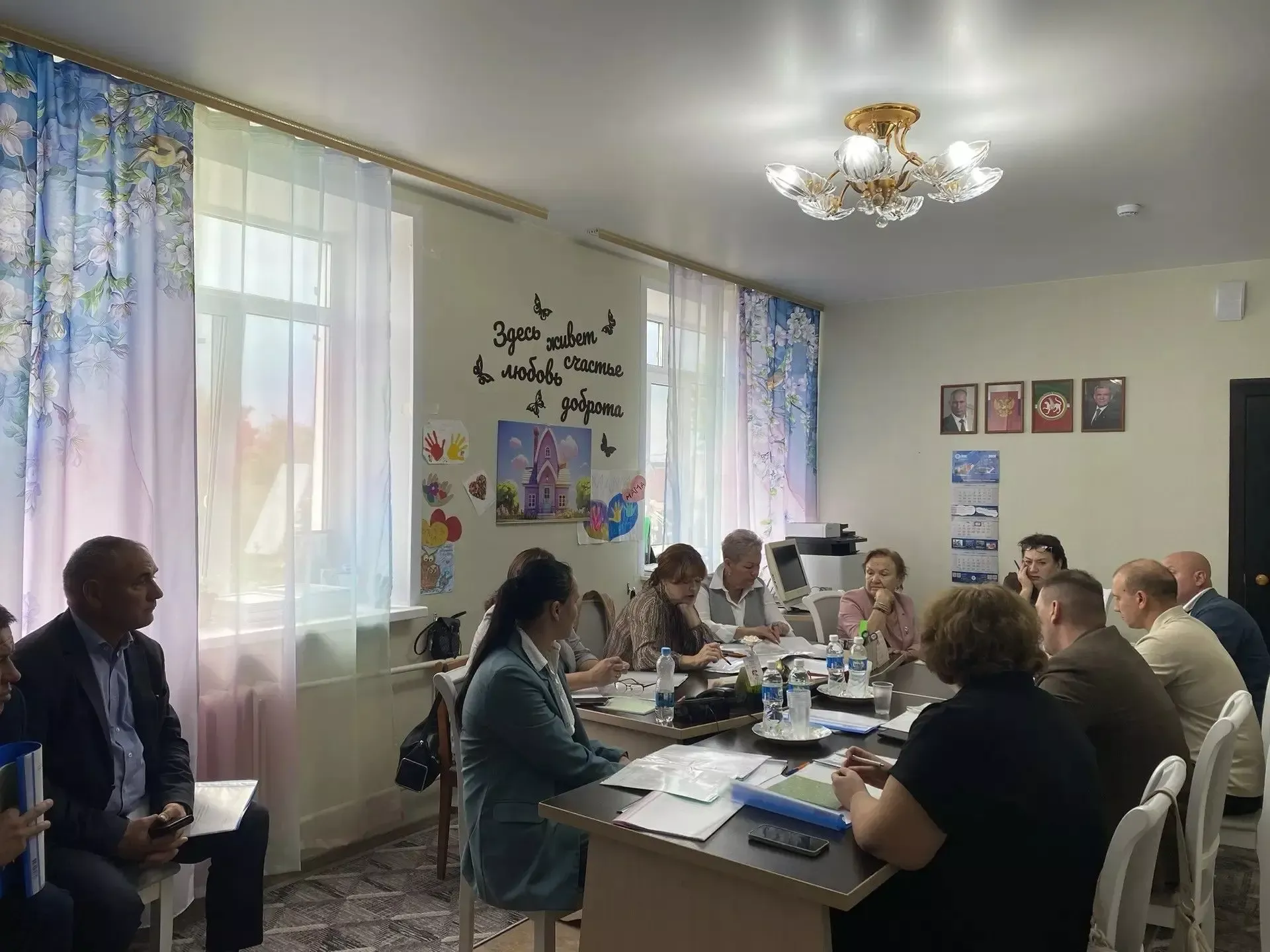 Норлат балалар йортында балалар хокукларын яклауга багышланган түгәрәк өстәл узды