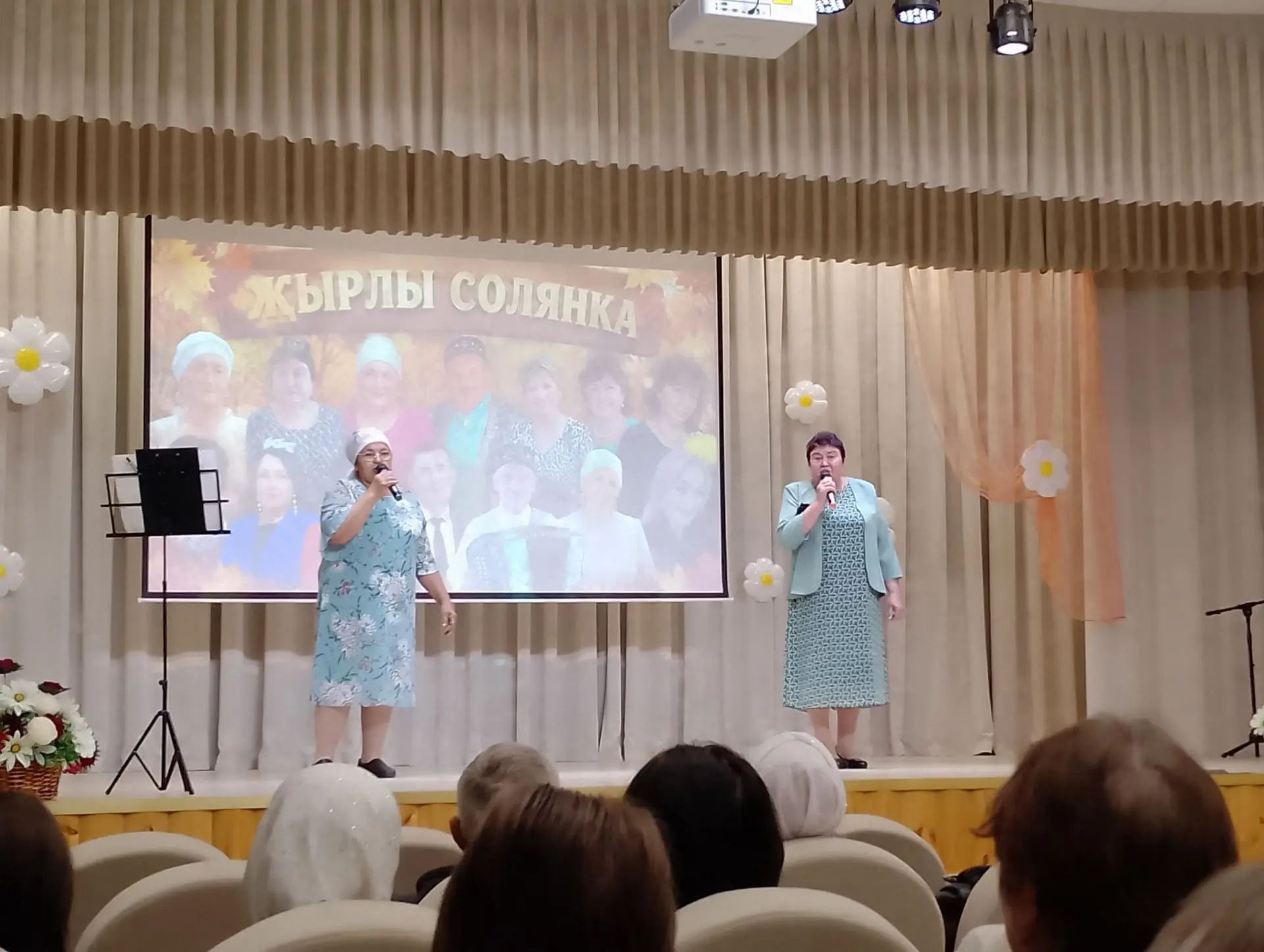 Олы Ачасыр мәдәният йортында «Җырлы солянка» дип исемләнгән зур концерт узды