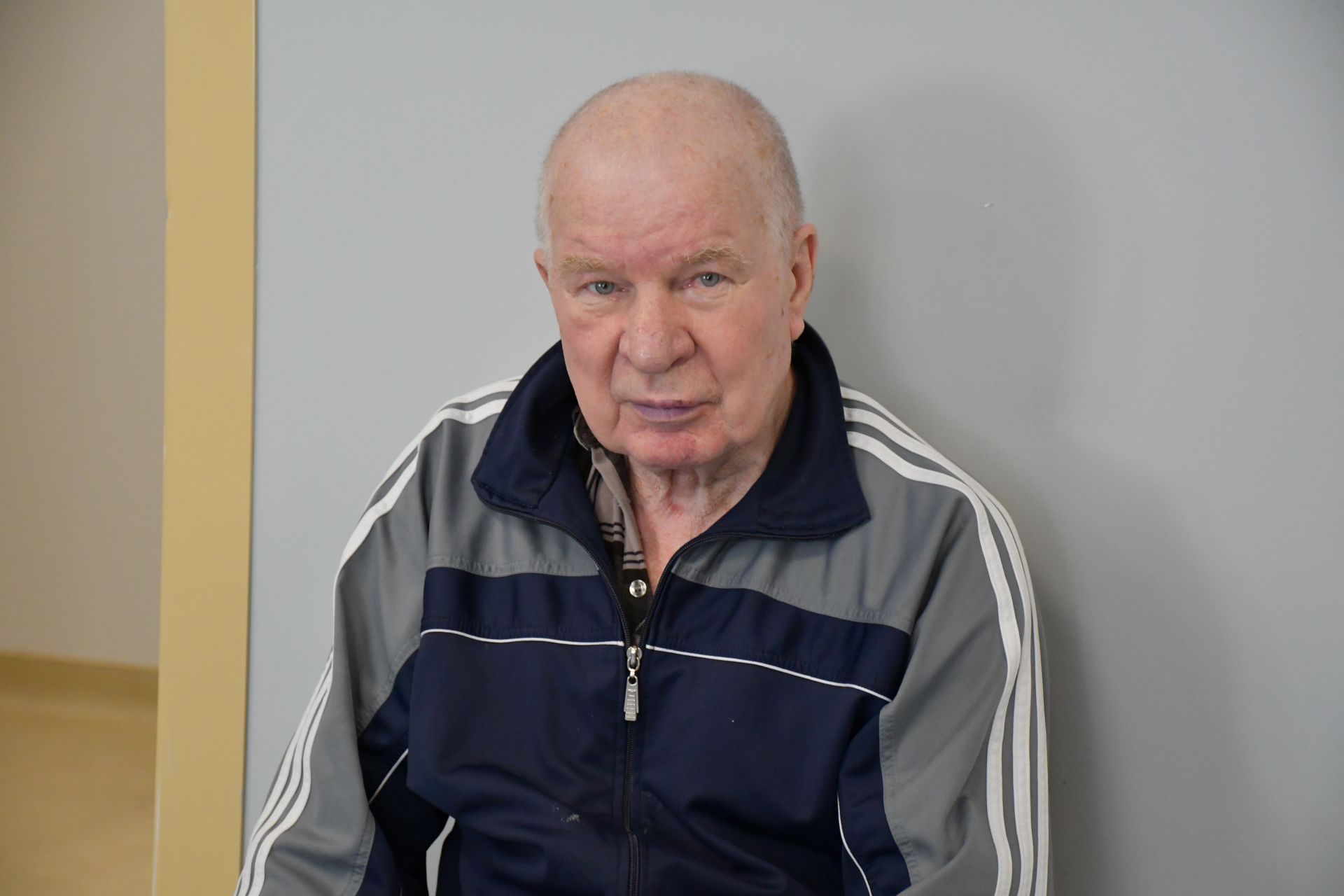 Михаил Афанасьев «Игелек йорты»нда яшәүче өлкәннәрне бәйрәм белән котлады
