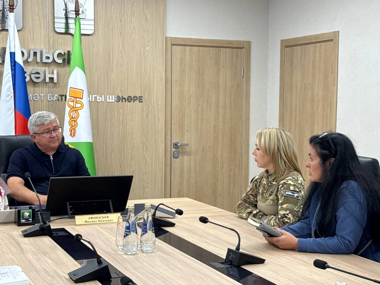 Михаил Афанасьев махсус хәрби операциядә катнашучы Еременко Вера Вениаминовна белән очрашты