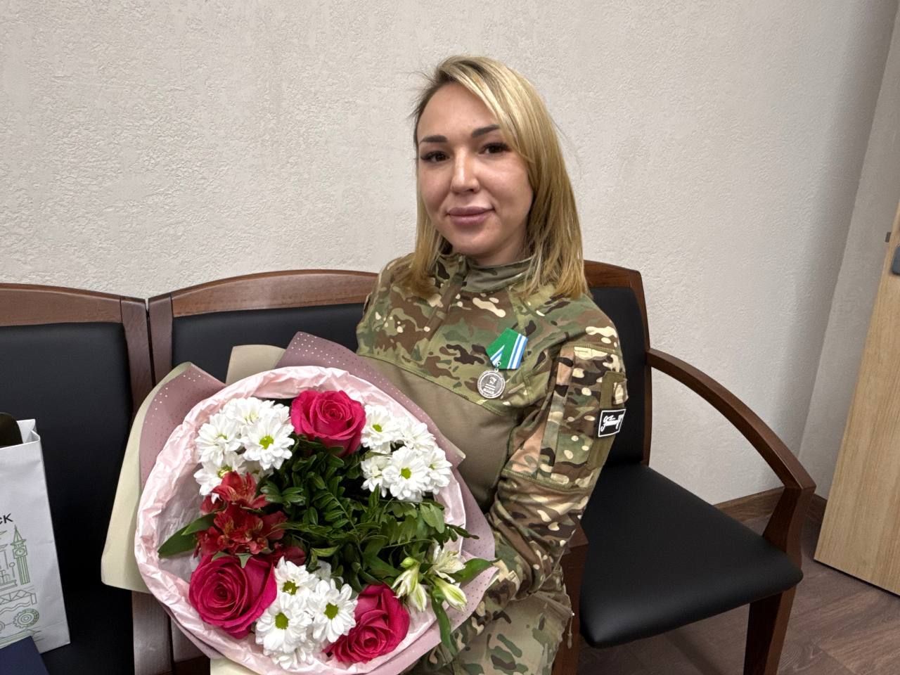 Михаил Афанасьев махсус хәрби операциядә катнашучы Еременко Вера Вениаминовна белән очрашты
