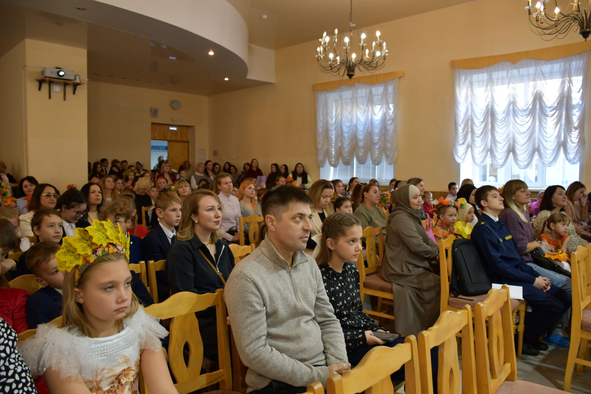3нче гимназиядә «Очей очарование» дип исемләнгән төбәгара әдәби бәйге