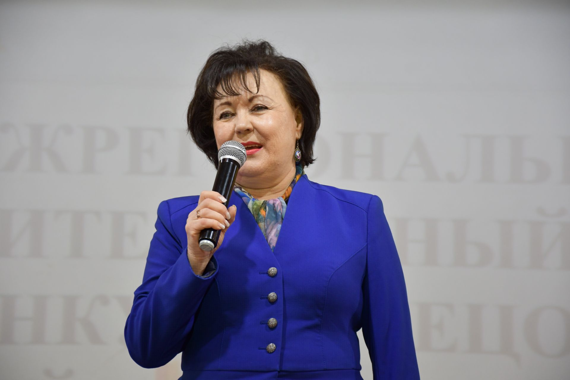 3нче гимназиядә «Очей очарование» дип исемләнгән төбәгара әдәби бәйге