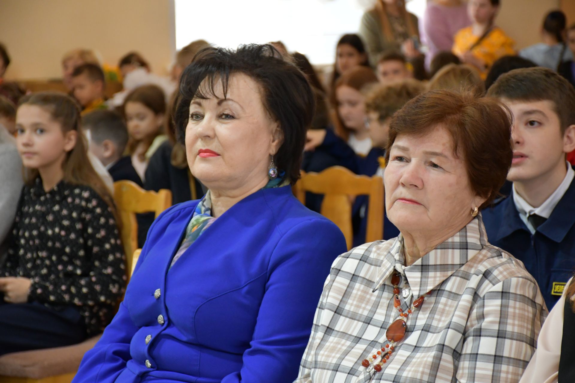 3нче гимназиядә «Очей очарование» дип исемләнгән төбәгара әдәби бәйге