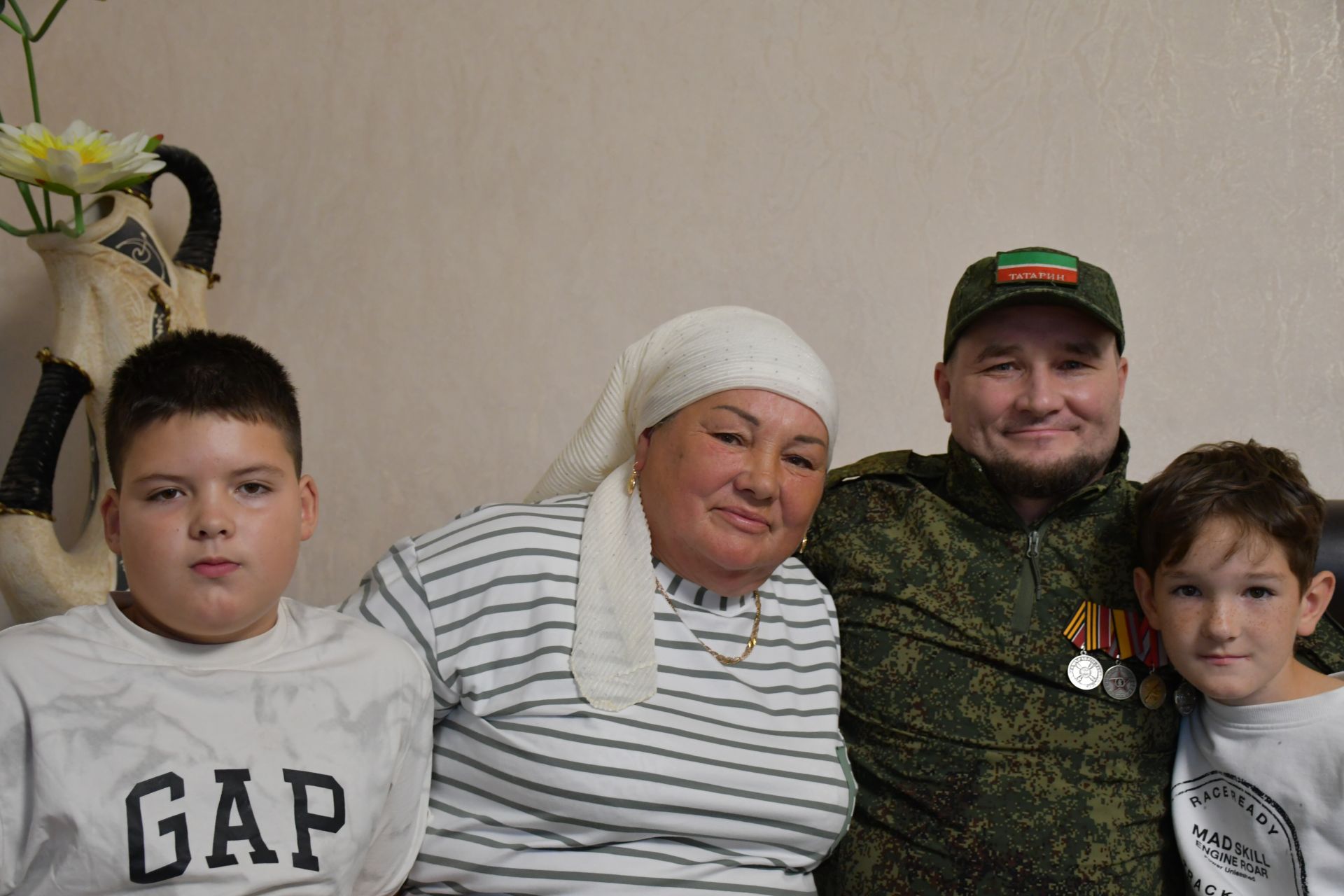 Яшел Үзән егете, МХОда катнашучы Руслан Сибгатуллин белән очрашу