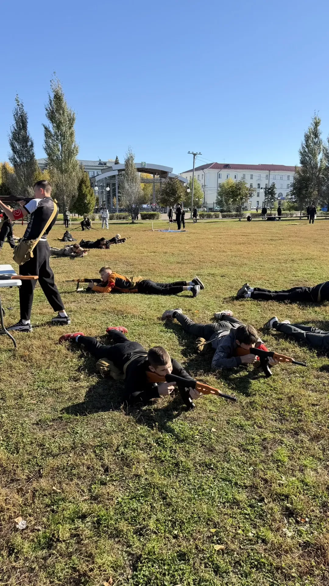 Яшел Үзәннең Авангард стадионында Хәрби хезмәткә чакыручылар көне