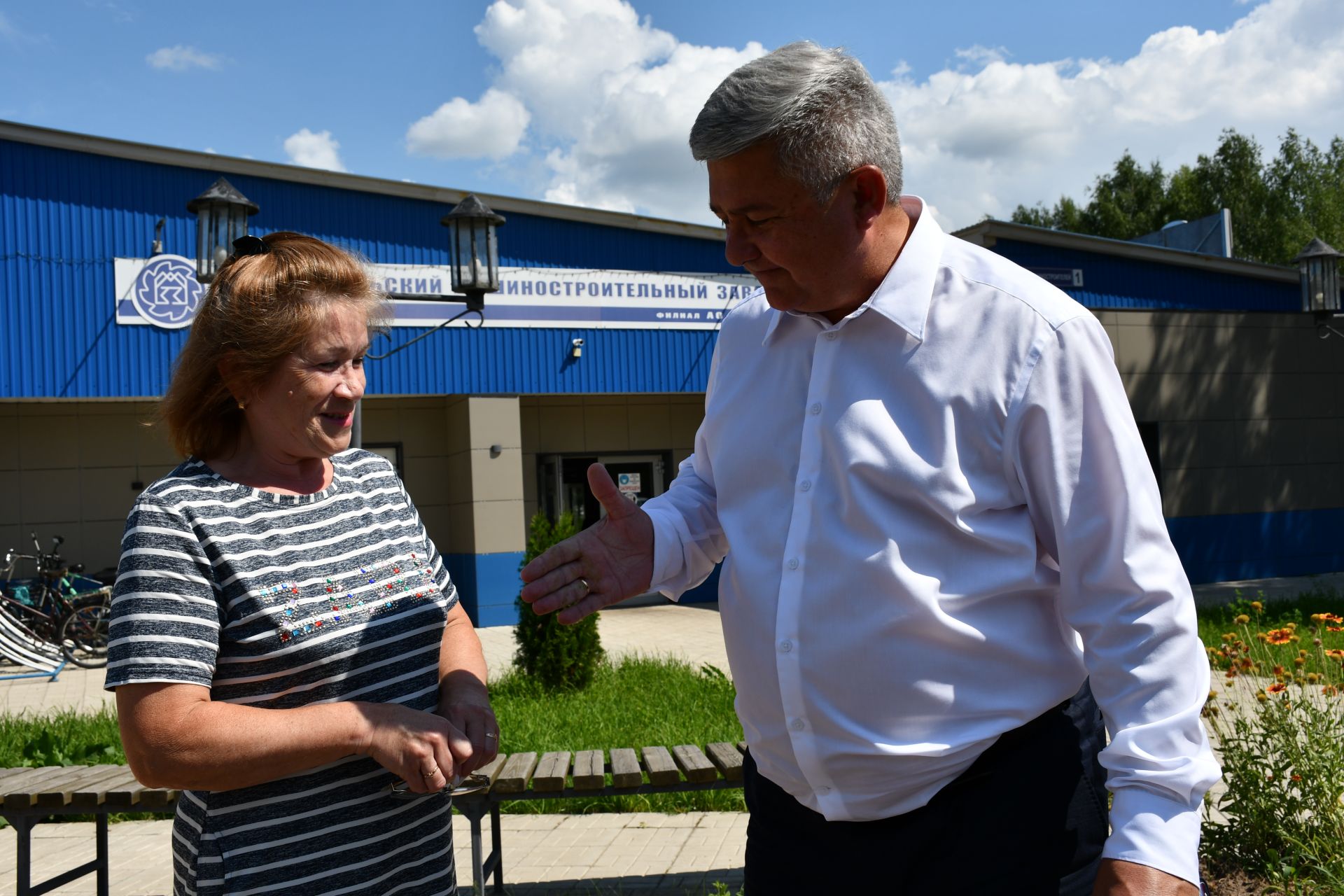 Бүген Яшел Үзәндә юллар төзекләндерү эшләре барышы белән танышалар