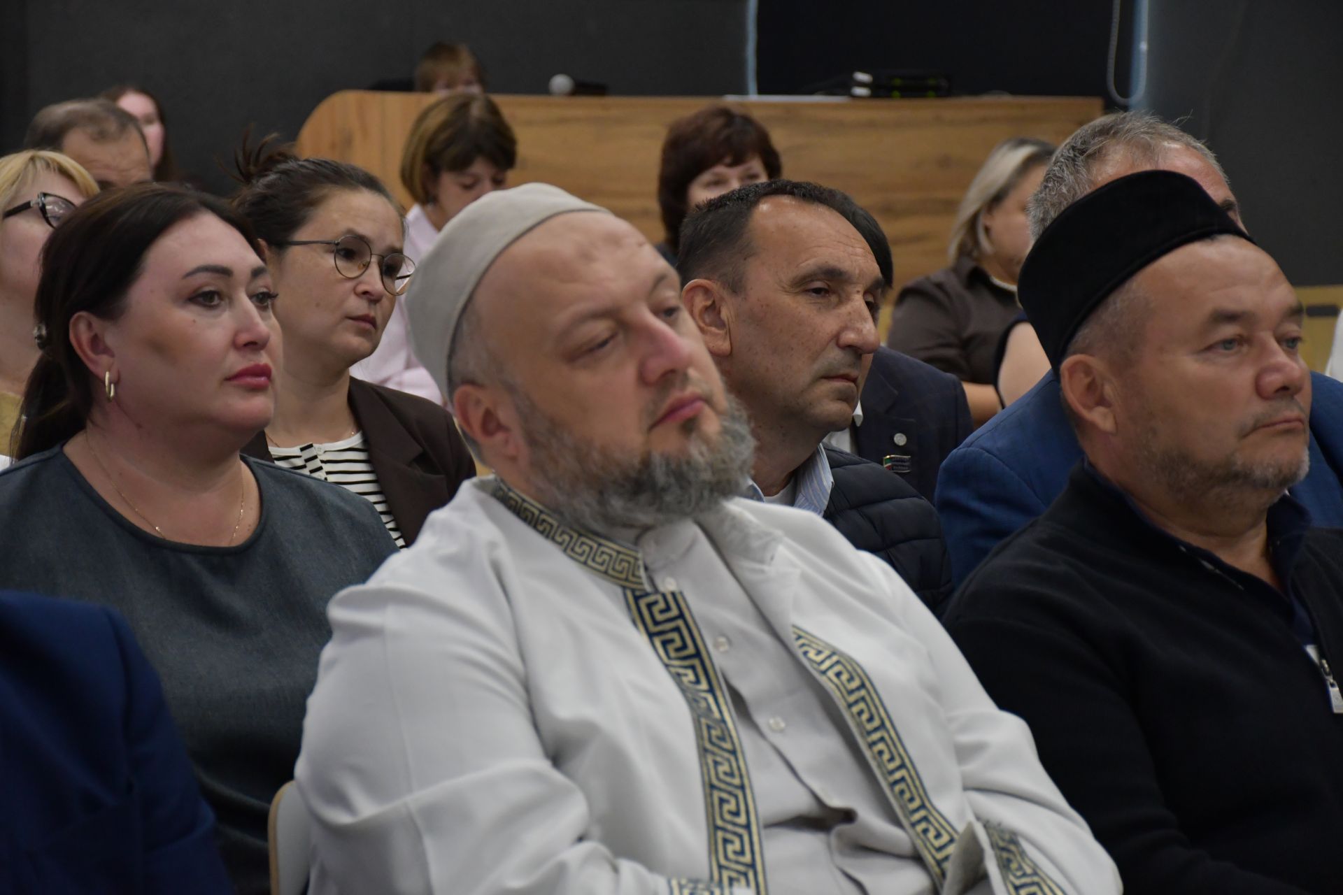"Ядкәр" порталын шәҗәрәләрне саклау максатында үстерү мәсьәләсе буенча киңәшмә