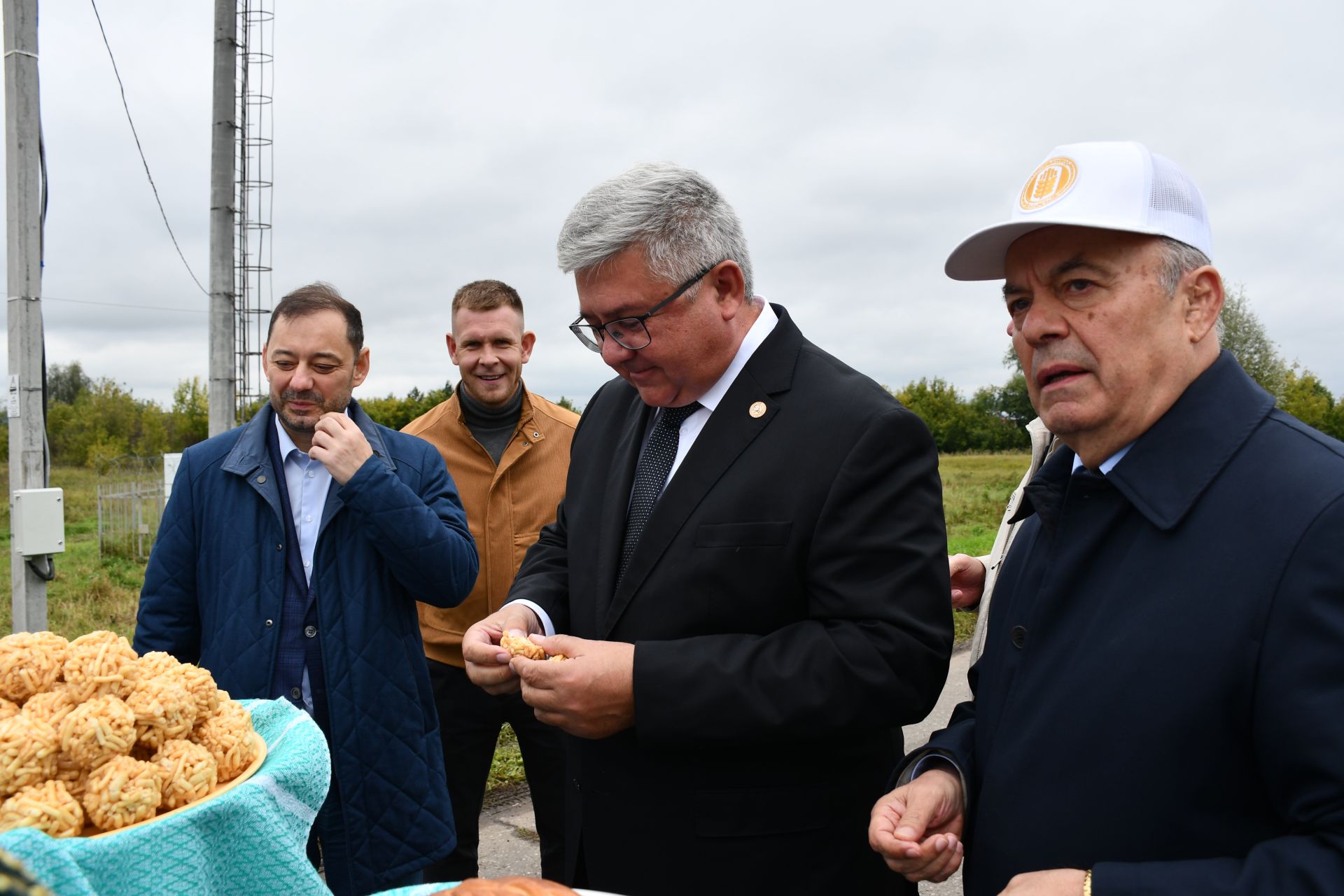 Рус Әҗәле авылында яңа мемориаль зона ачылышы