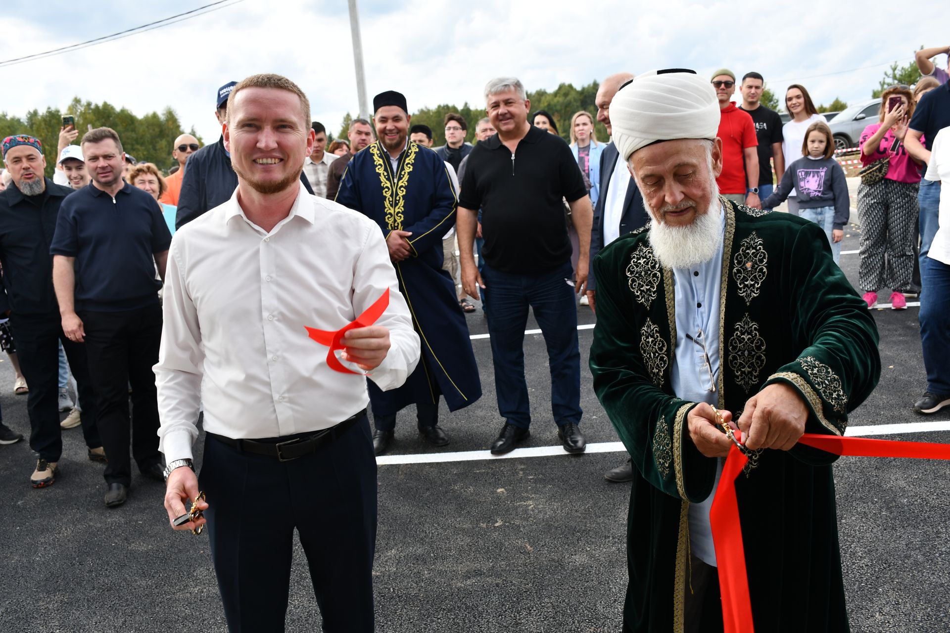 «Теплое место» бистәсендә бүген игелеккә нигез салынган көн
