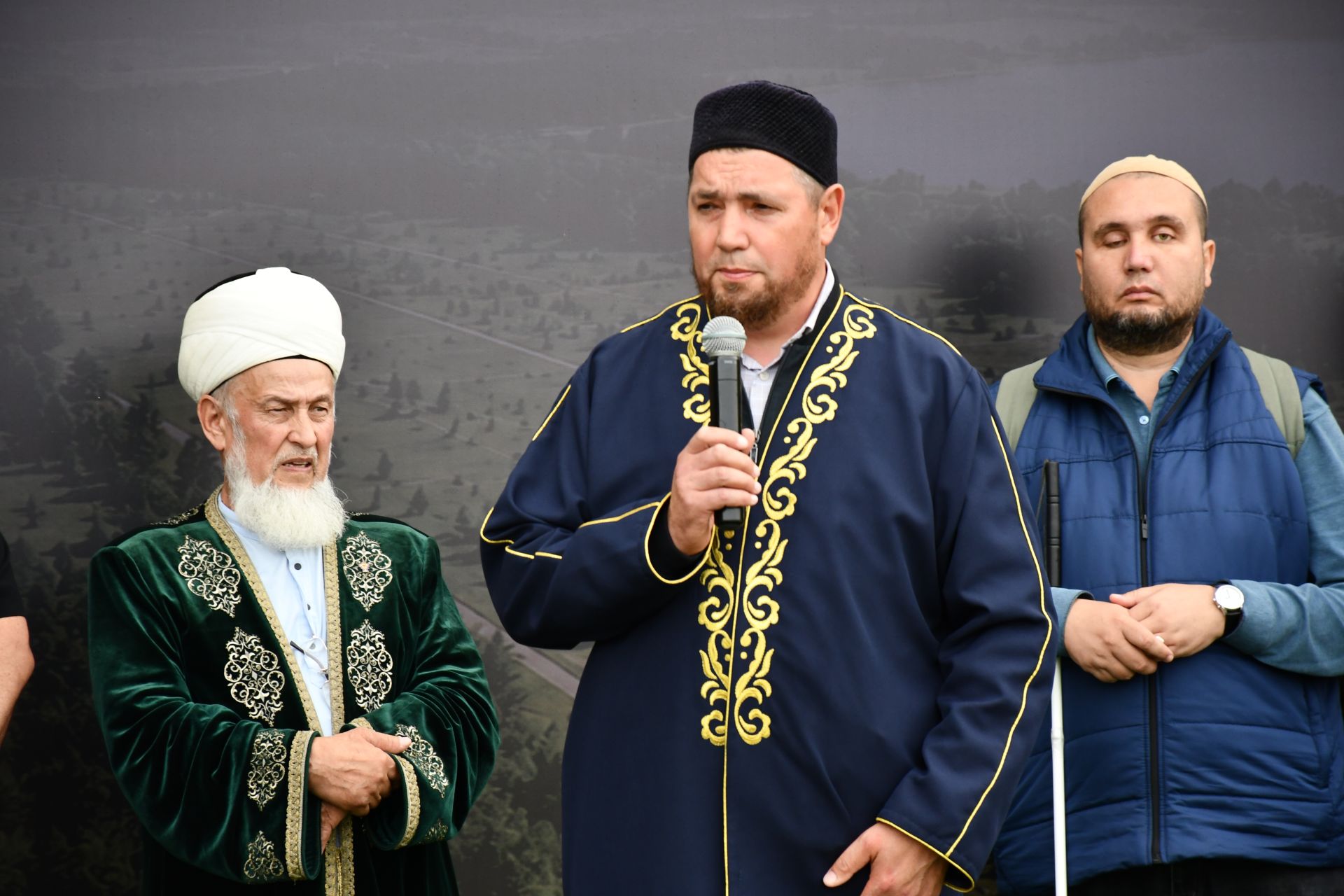 «Теплое место» бистәсендә бүген игелеккә нигез салынган көн