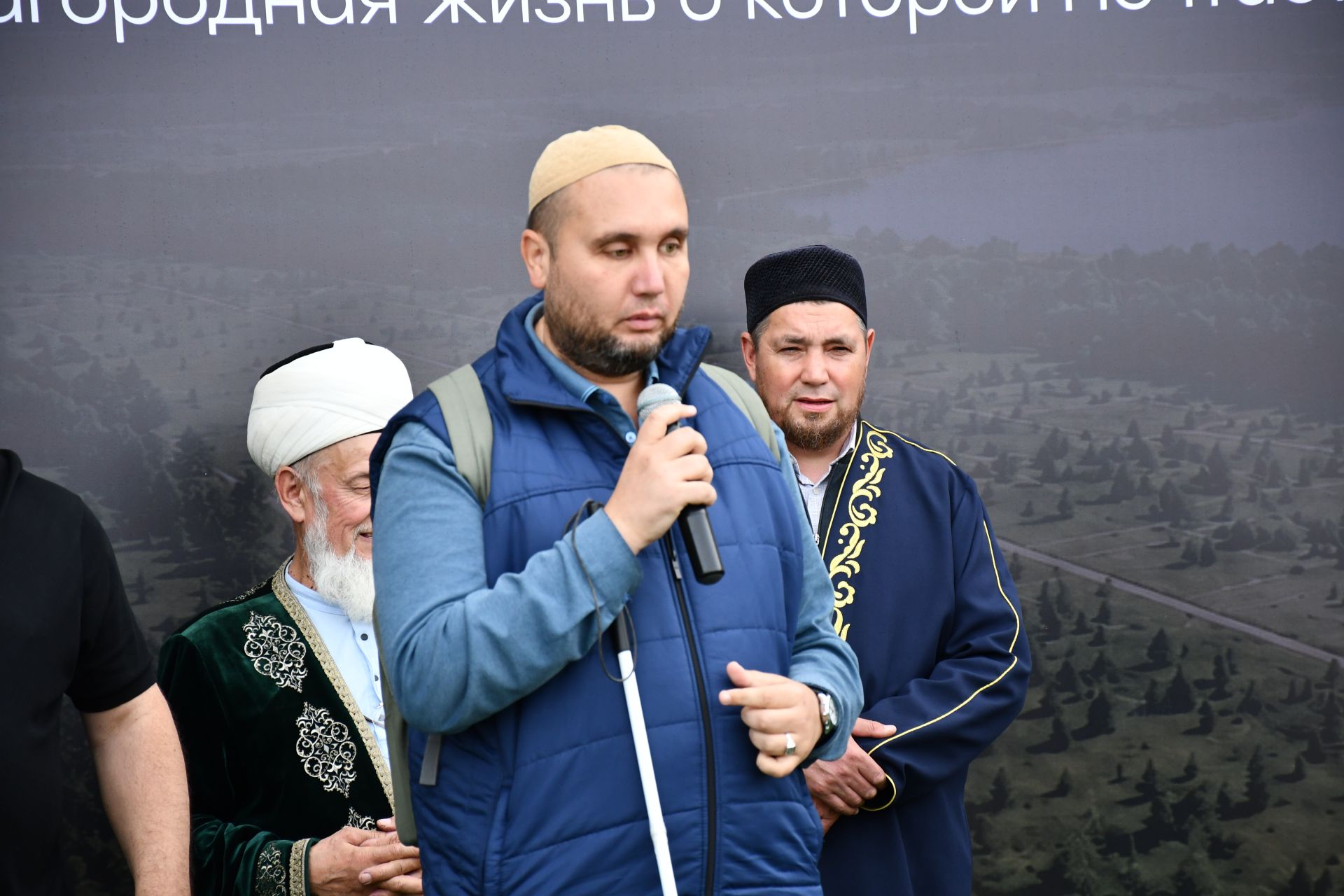 «Теплое место» бистәсендә бүген игелеккә нигез салынган көн