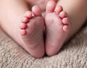 «Берничә елдан соң ачылган сер». 17 яшьлек кыз яңа туган бала сатып алып үстергән