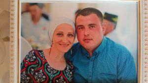 Өч баласы ятим кала. «Әни янында салкынмы икән» дип сорый алар...