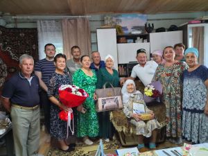 Олы Шырданда туып, гомер иткән Нурия Гәрәй кызы Абдуллина 10 август көнне олы юбилеен – 90 яшьлек гомер бәйрәмен билгеләде