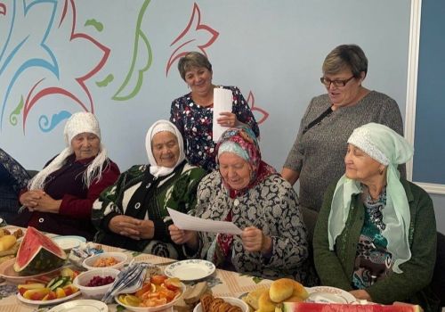 Татар Танае авылы мәдәният йортында өлкән буын кешеләре матур чарага җыелды