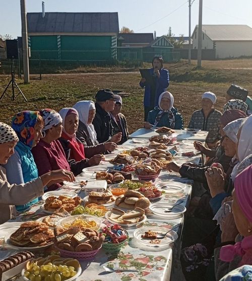 Акъегет авылында «Көзләр сезнең белән ямьле» дип исемләнгән бәйрәм кичәсе узды