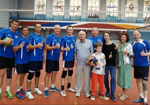 Яшел Үзәндә Александр Емельянов кубогына волейбол буенча турнир узды