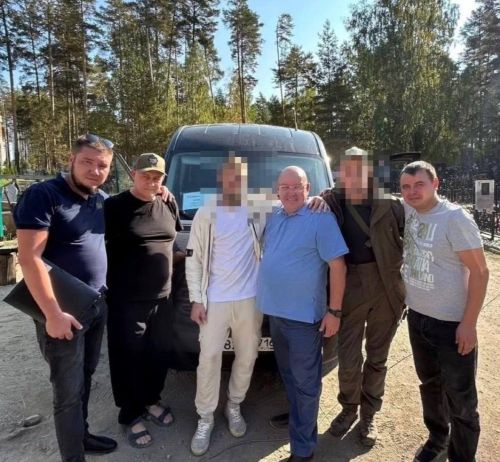 Яшел Үзәннән МХО зонасына безнең сугышчылар белән бергә чираттагы гуманитар конвой китте