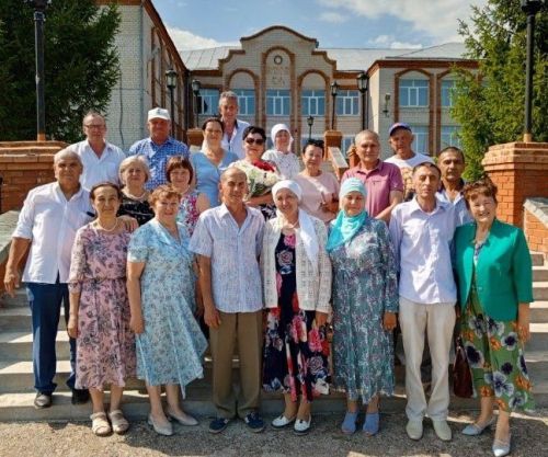Роза Хәмидуллина: «Кыңгыраулы мәктәп сукмагыннан зур тормыш юлына чыгып киткәнгә инде 45 ел вакыт үткән»