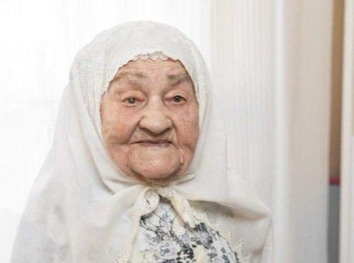 106 яшьлек Мәдинә әби: «Авырлыкны эзләсәң, аны һәрвакыт табып була...»
