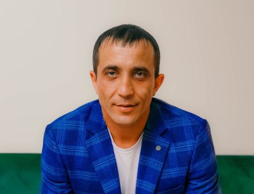 Ленур Биктимеров: «Хатынымның үскәнен, укып бетергәнен 10 елга якын көттем»