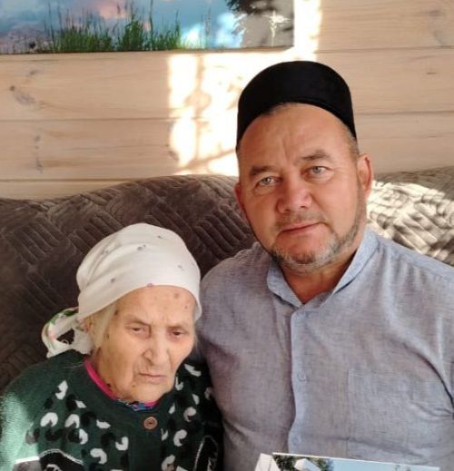Гөлзарифә апа Җамалиева 95 яшьлеген каршы алды