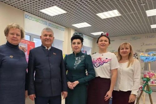 Татарстан Республикасы Дәүләт Советы депутаты Осиново гимназиясендә һәм «Күкчәчәкләр» балалар бакчасында булды