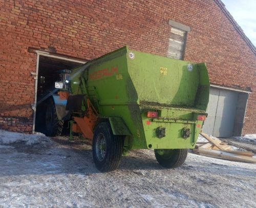 Фермада эшләүче терлекче ваклагыч бункерда һәлак булган