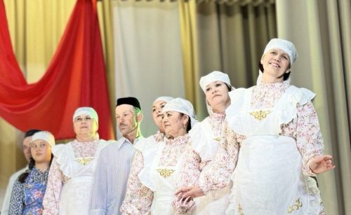 Районыбыз талантлары – бер сәхнәдә. «Халык талантлары» үзешчән сәнгать смотр-бәйгесе 250дән артык катнашучыны җыйды