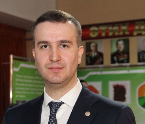 «Майский» теплицалар комбинаты генераль директоры яшел үзәнлеләрне бәйрәм белән котлады