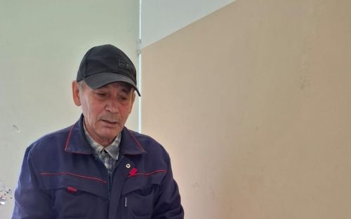Татар Танае авылында яшәүче фронтка озату өчен 33 кг бал тапшырды