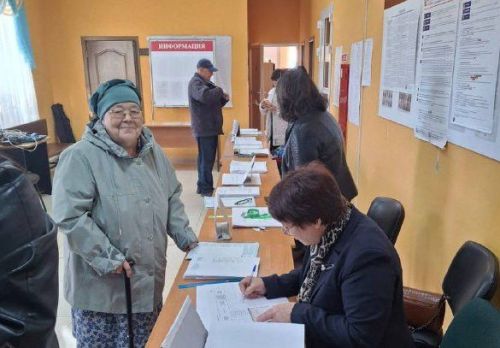 Нолат авыл җирлегендә Фәридә Латыйпова беренчеләрдән булып тавыш бирде