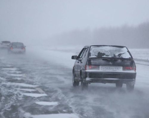 Татарстан ДАИ түләүле трассада юл-транспорт һәлакәтеннән соң юл хезмәтләрен тикшерү өчен материаллар әзерли