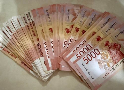 Яшел үзәнленең 650 мең сум акчасын урлаганнар