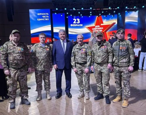 Ватанны саклаучылар көне уңаеннан Казань Экспо мәйданында тантаналы чара узды